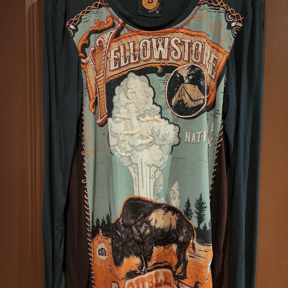 NEW Double D Ranch Yellowstone top